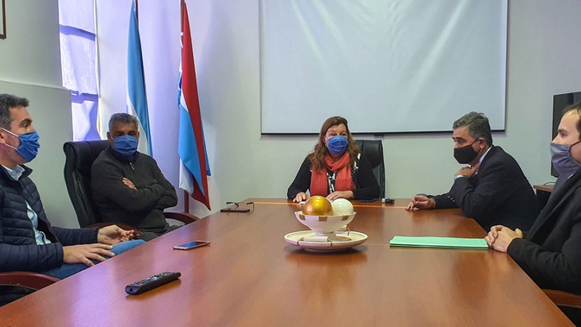 La provincia trabajará en el mejorado de caminos vecinales de Villa Urquiza