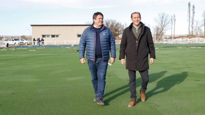 Está próxima a finalizarse la obra de la cancha de hockey base agua   