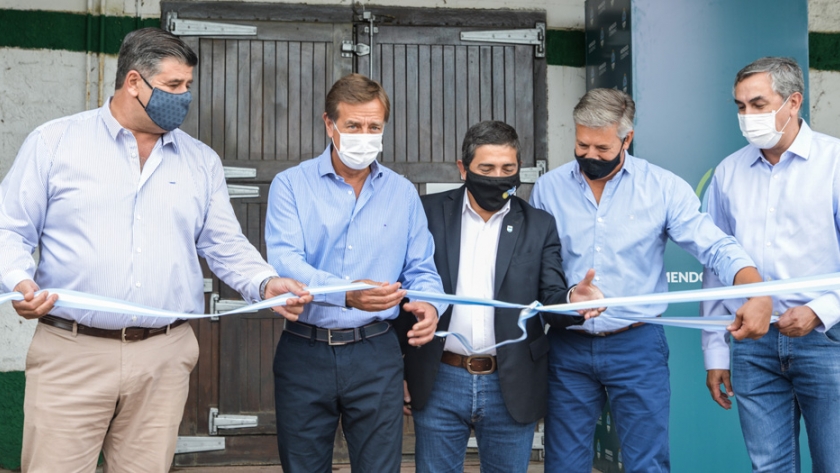 Suarez inauguró el Centro de Distribución y Empaque de Adulto Frío de la mosca del mediterráneo en General Alvear