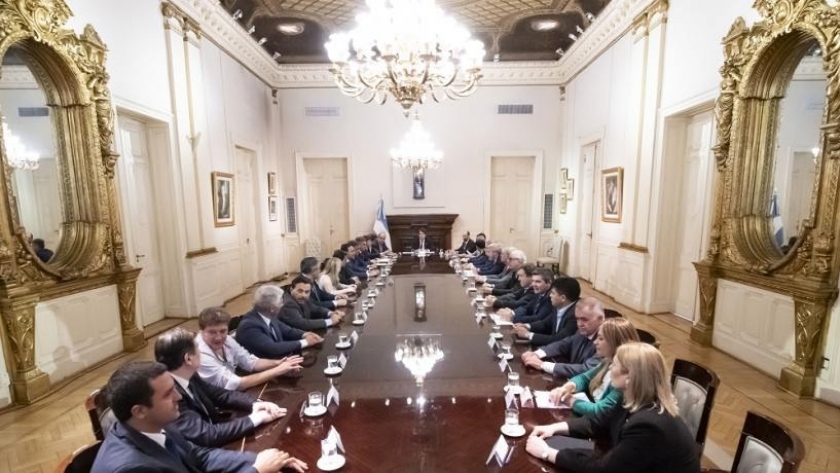 Jaldo participa de la reunión de gobernadores con ministros de la Nación