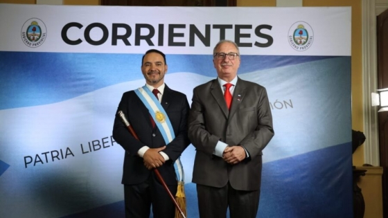 Passalacqua marcó un hecho histórico al asistir a la asunción del nuevo gobernador de Corrientes