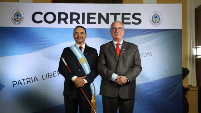 Passalacqua marcó un hecho histórico al asistir a la asunción del nuevo gobernador de Corrientes