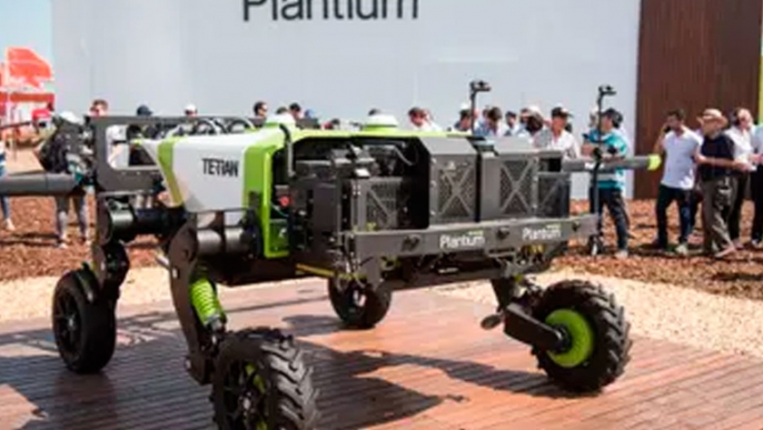 El innovador robot argentino que pulveriza y se maneja con una tablet