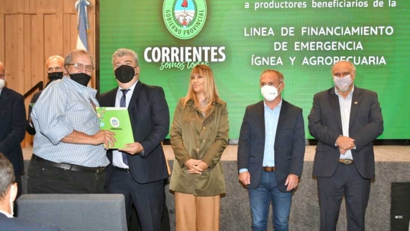 El Gobierno entregó certificados a productores beneficiarios de la línea de financiamiento por la Emergencia ígnea y agropecuaria