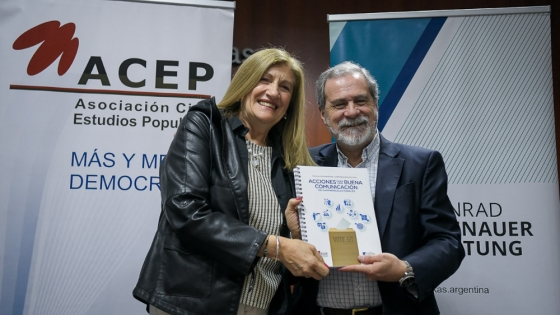 Presentaron en Paraná la tercera edición del “Manual ABC de Comunicación Política” con la disertación de Carlos Fara
