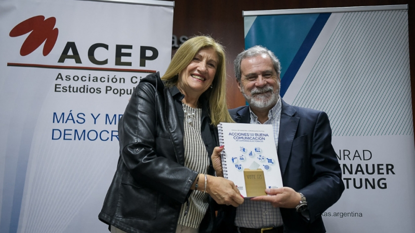 Presentaron en Paraná la tercera edición del “Manual ABC de Comunicación Política” con la disertación de Carlos Fara