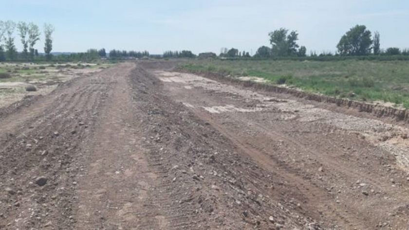 Hidráulica terminó la reconstrucción del terraplén de defensa en el arroyo Costa Esperanza de Ugarteche