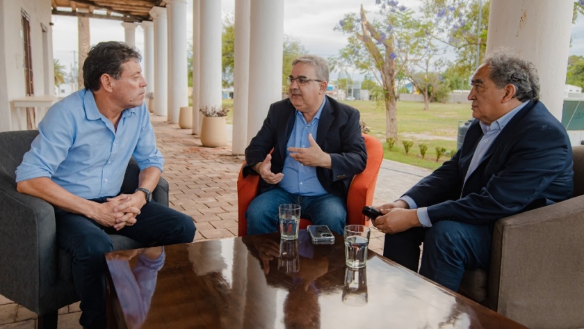 Raúl Jalil recibió al intendente de la Municipalidad de Londres, y al actual jefe comunal