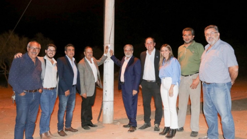Quintela inauguró obra de iluminación de la Ruta Nacional 38 en Chañar