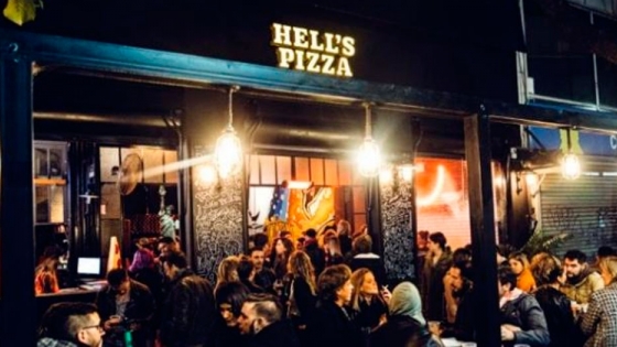 Hell's Pizza cruza el Río de la Plata