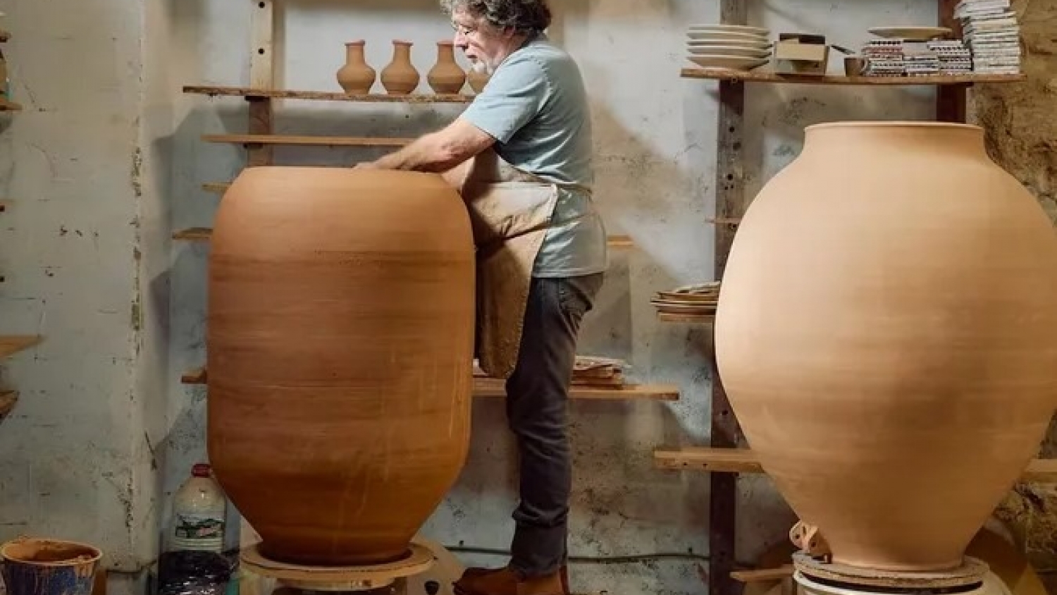 El retorno a la tinaja: por qué la vitivinicultura de autor vuelve al barro en plena era del acero