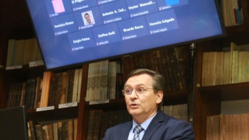 Hensel participó de la presentación del libro 