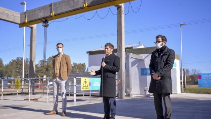 Kicillof junto al ministro Simone y el intendente Petrecca puso en marcha la nueva estación central de bombeo cloacal