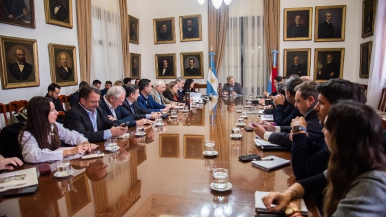 Frigerio acelera el plan vial con obras y nueva maquinaria