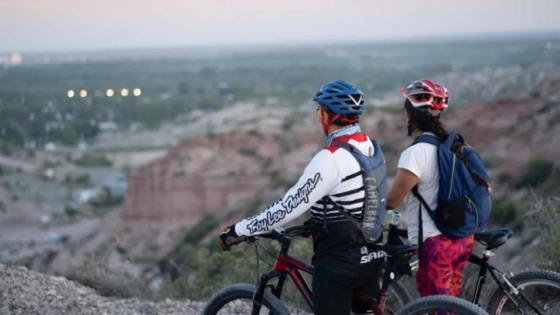 Salida ciclística nocturna por los parques Agreste y Norte