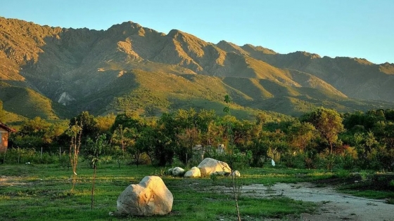 Las Rabonas, el rincón serrano de Córdoba donde naturaleza y lago se encuentran