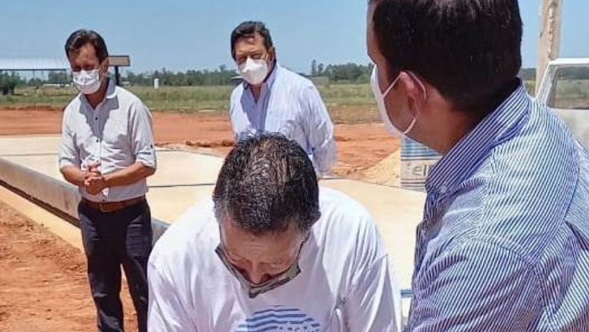 Schiavi firmó un convenio para la radicación de cinco industrias en La Cruz