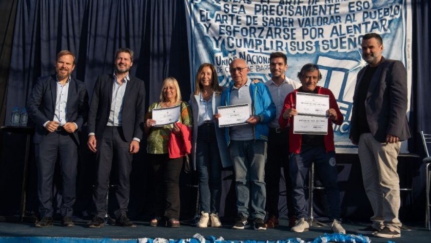 Lammens junto a clubes de barrio de Ezeiza