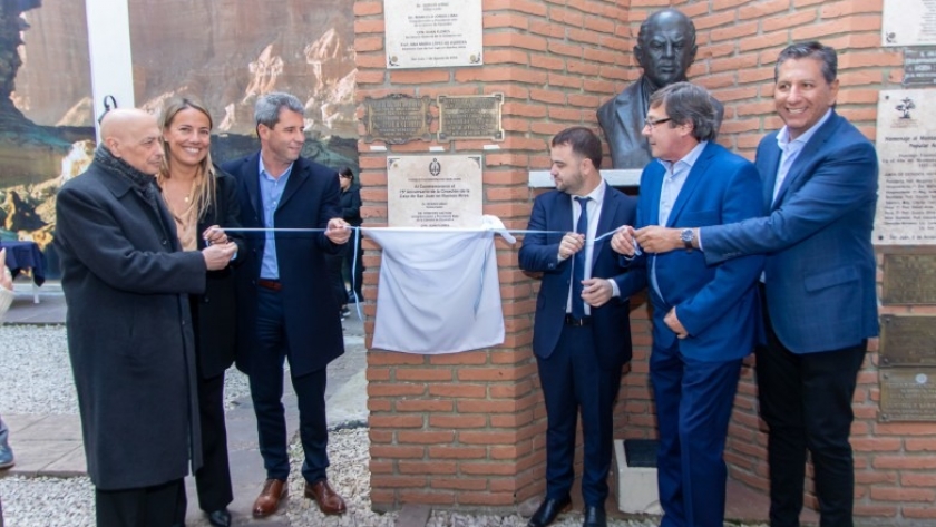 Uñac participó del acto por el 75º Aniversario de la Casa de San Juan en Buenos Aires