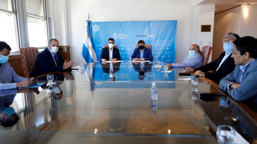 Acuerdo para promover el vínculo entre emprendedores y el mercado internacional