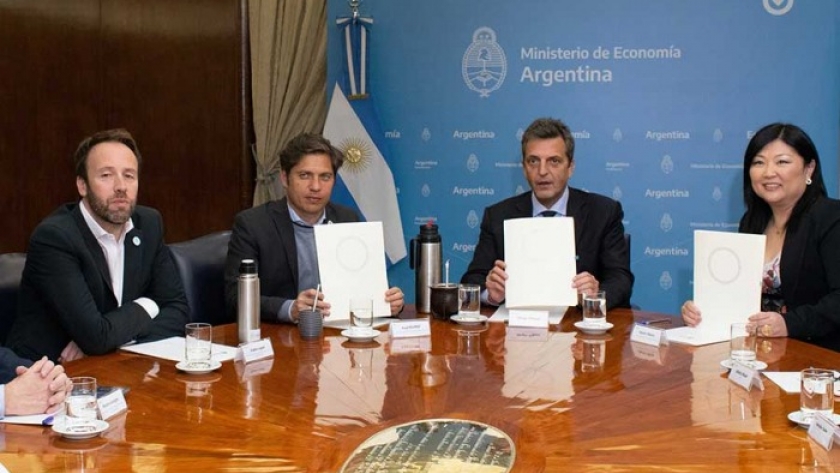 La Provincia suscribió dos préstamos por USD 500 M para financiar infraestructura en salud y seguridad vial