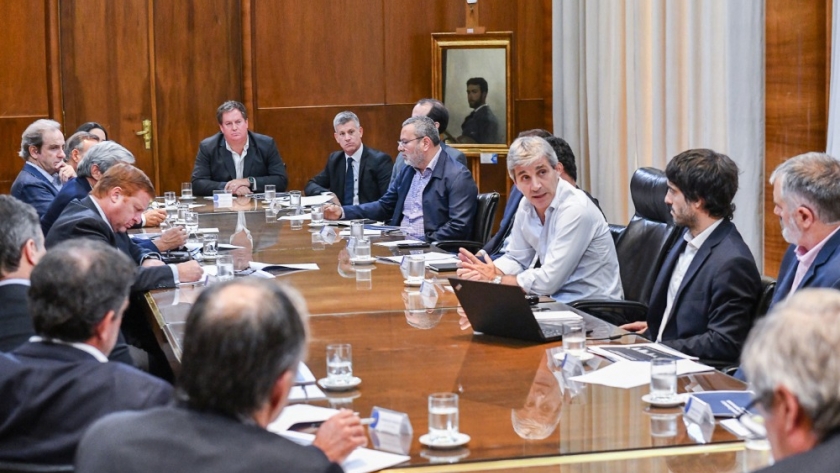 Luis Caputo se reunió con empresas de consumo masivo para dialogar sobre la evolución de la macroeconomía