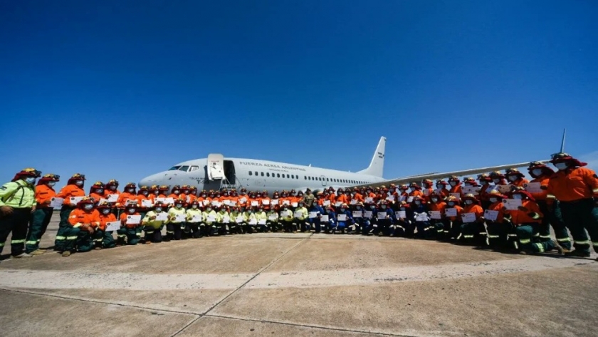 Llegaron a Corrientes los brigadistas enviados por Bolivia