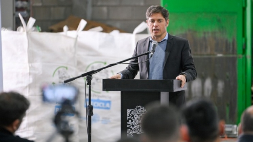 Kicillof firmó convenios para el saneamiento del Basural Municipal de Tres Lomas