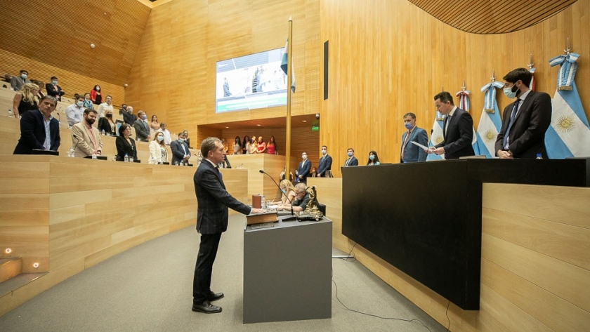 Asumieron las nuevas autoridades de la Unicameral para 2022