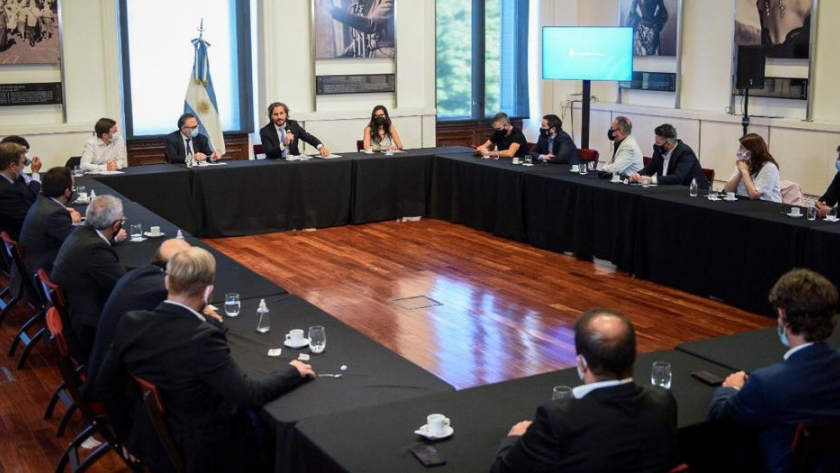 El Gobierno Nacional acordó con los intendentes un control coordinado para que se cumpla la Ley de Góndolas