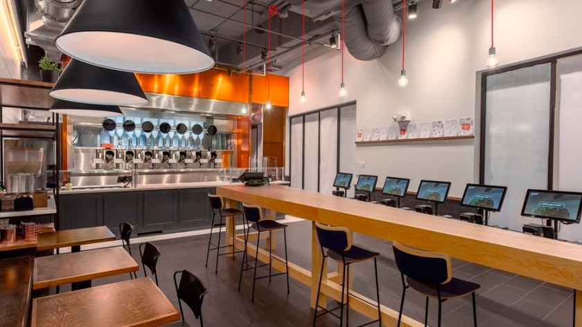 Spyce: el primer restaurante donde robots preparan y sirven la comida