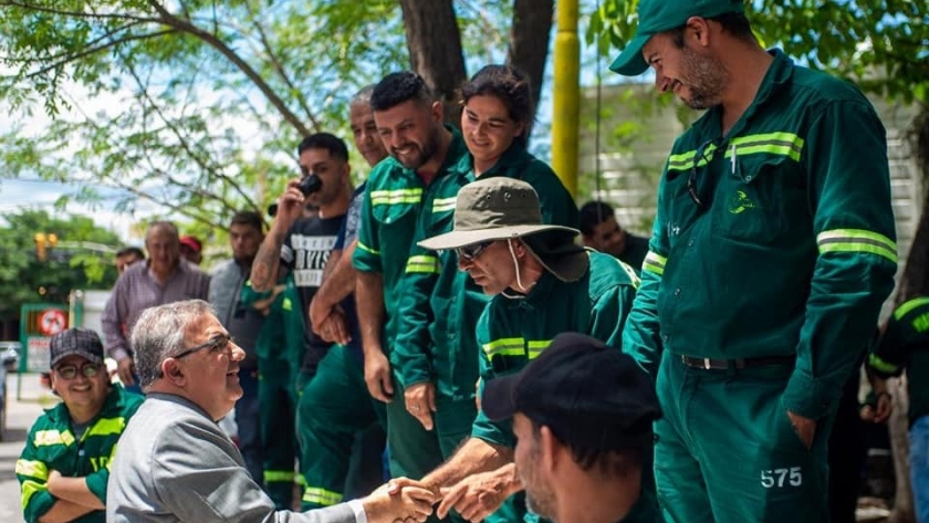 Ningún empleado público cobrará menos de 100 mil pesos