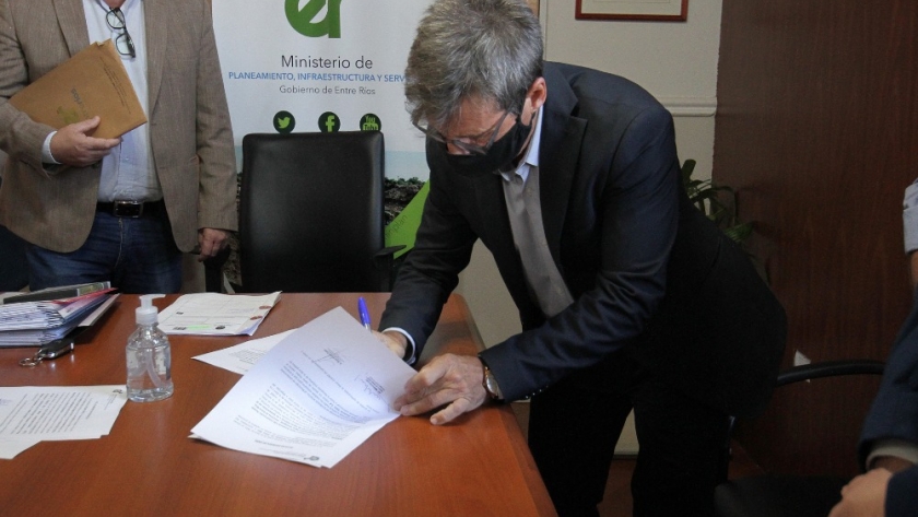 El gobierno provincial hizo entrega formal de la obra de Acceso a Puerto Ruiz