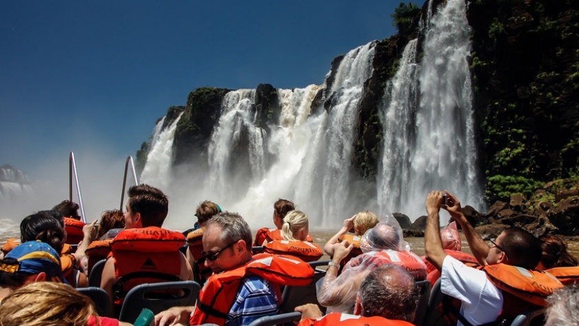Analizan autorizar el regreso del turismo interno en Misiones junto a los servicios de transporte de media distancia