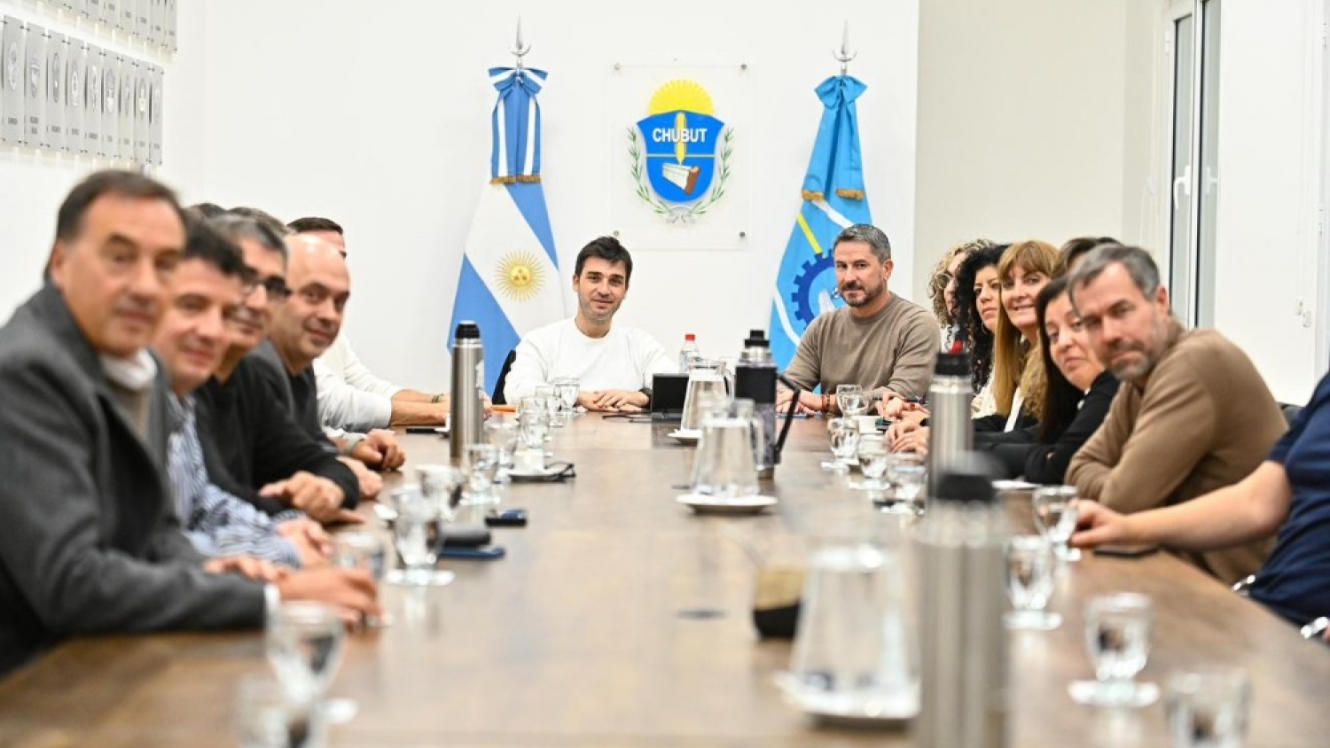 Torres y Merino avanzan con incentivos para comercio e industria