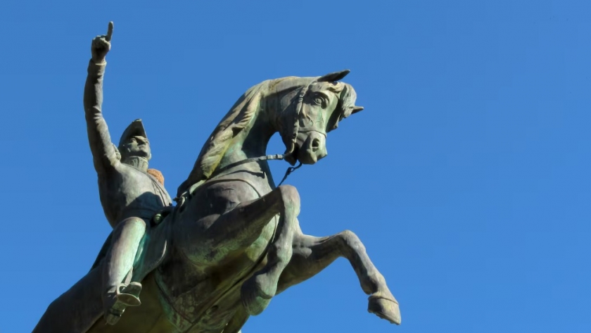 San Martín: Homenaje en la plaza para recordar al Padre de la Patria este domingo 17 de agosto