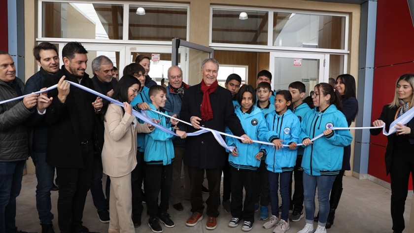 Río Tercero: Schiaretti inauguró el edificio de una nueva escuela ProA