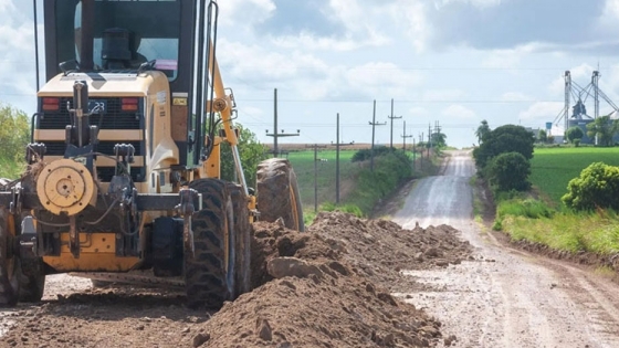 Vialidad ejecuta obras de conservación en caminos rurales del departamento Viallaguay