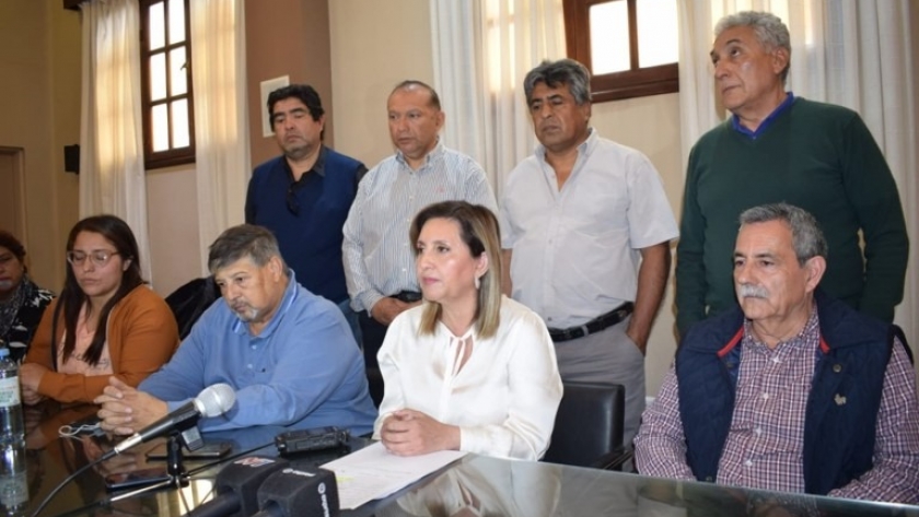 La intendente Fuentes anunció una recomposición salarial de emergencia para empleados