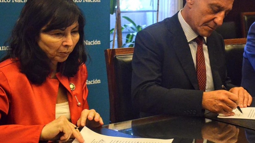 Arcioni firmó un convenio con el Banco Nación para financiar los emprendimientos turísticos chubutenses a tasa subsidiada