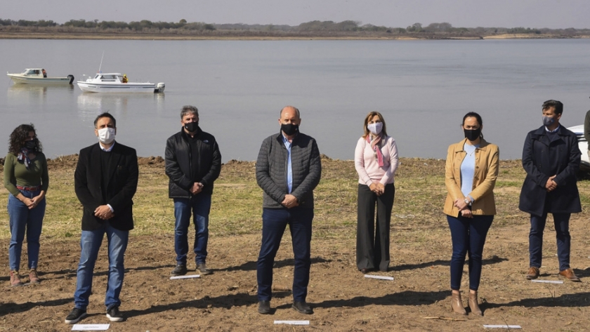 Perotti y Cabandié presentaron el primer faro de conservación del país en el Parque Nacional Islas de Santa Fe