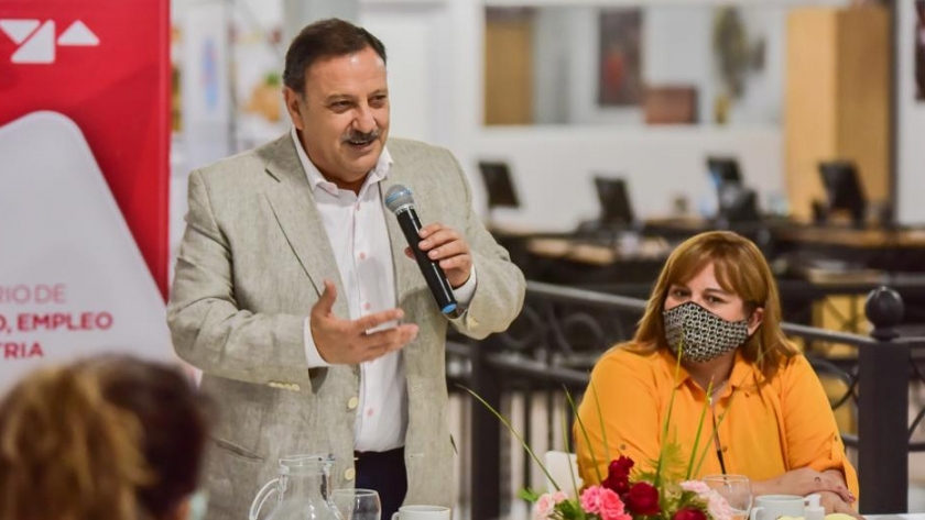 Quintela valoró el capital humano en encuentro con trabajadoras textiles