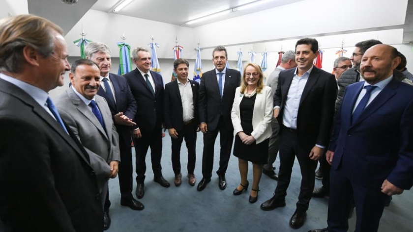 Alicia Kirchner participó de la reunión de gobernadores con la fórmula presidencial de Unión por la Patria
