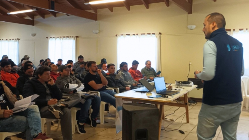 Agro: 42 mil asistentes ya se capacitaron como operadores de pulverización terrestre