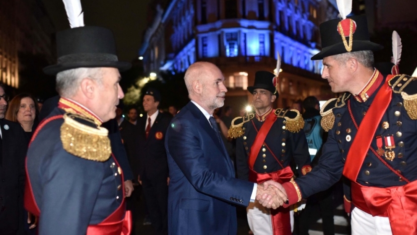 Semana de la Revolución de Mayo: Rodríguez Larreta asistió al relevo de Guardia del Cabildo