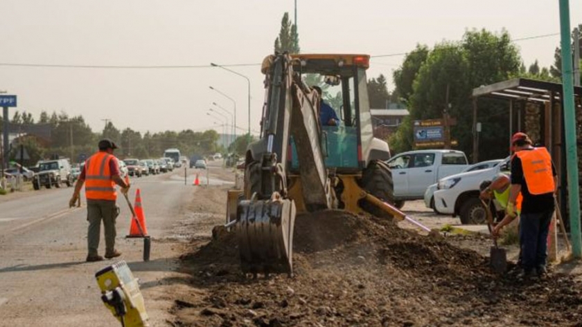 Comenzó la construcción de dársenas para colectivos en Ruta 40
