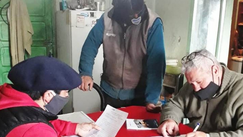 Provincia impulsa plan de huertas familiares en Aldea Apeleg