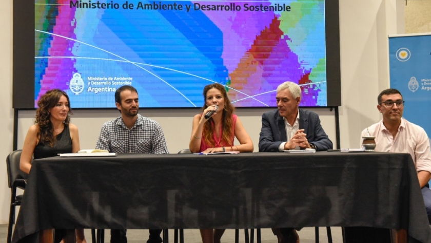 Ambiente entregó equipamiento informático para el ordenamiento ambiental del territorio