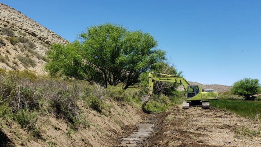 Bajada del Agrio: vuelve el agua a un histórico canal de riego