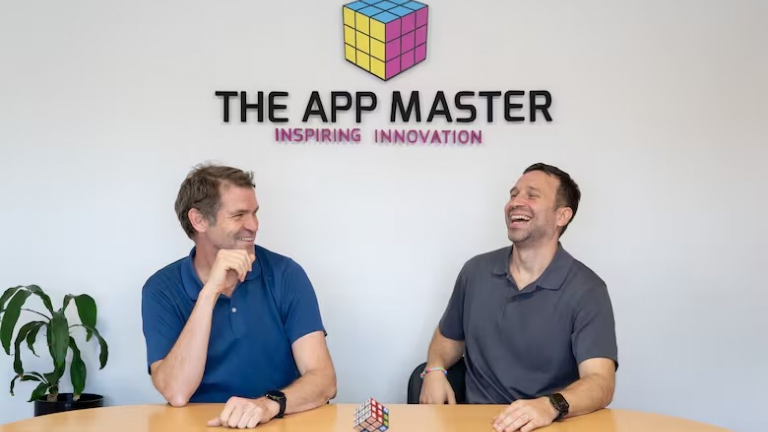 De tocar la guitarra en trenes a liderar The App Master